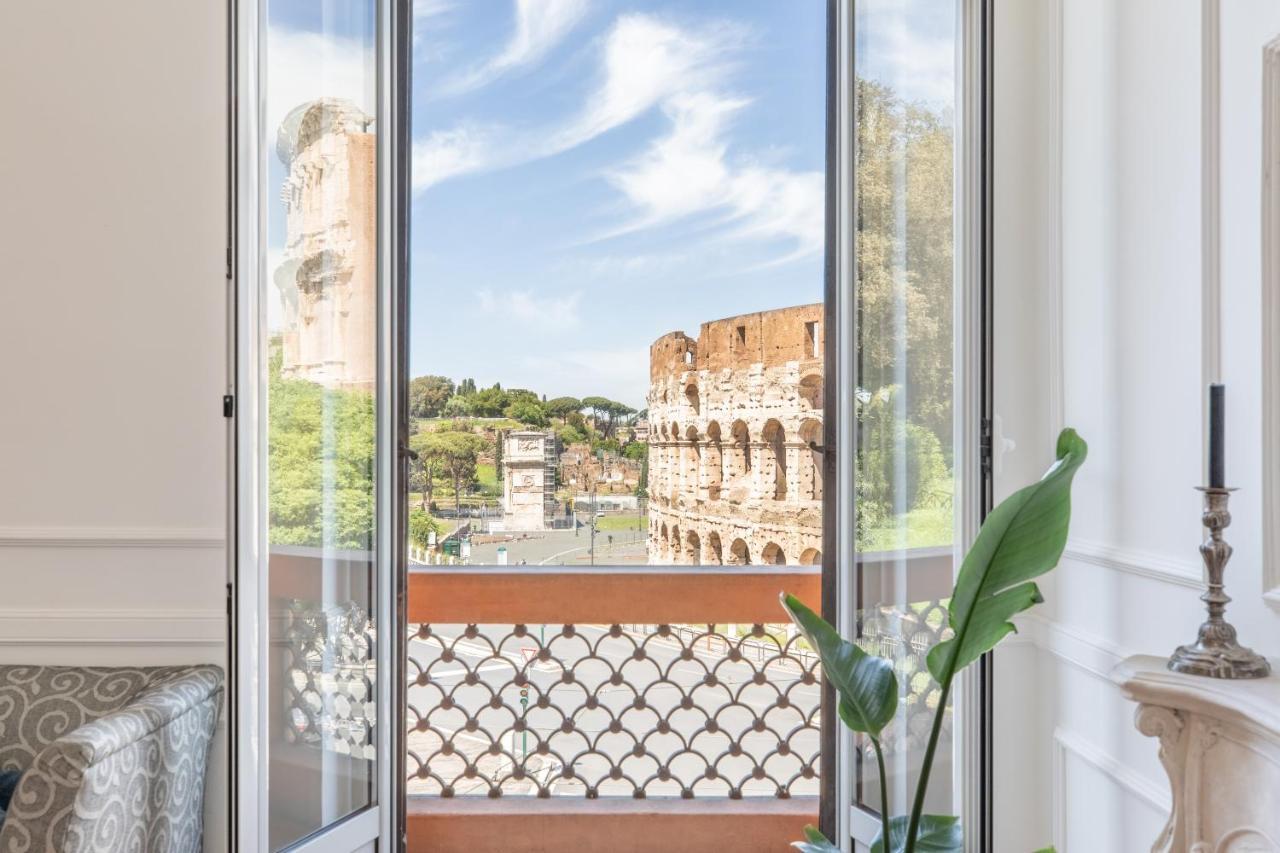 Iflat Unforgettable In Front Of Colosseum Rome Exterior photo